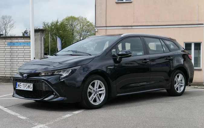 toyota Toyota Corolla cena 103900 przebieg: 64000, rok produkcji 2019 z Suwałki